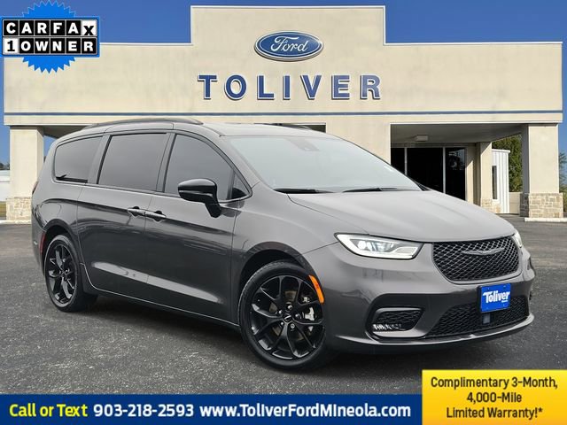 Used 2023 Chrysler Pacifica Limited w/ S Appearance Package
