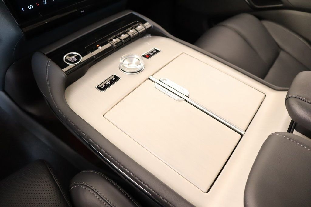 New 2025 Lincoln Navigator Reserve image 8