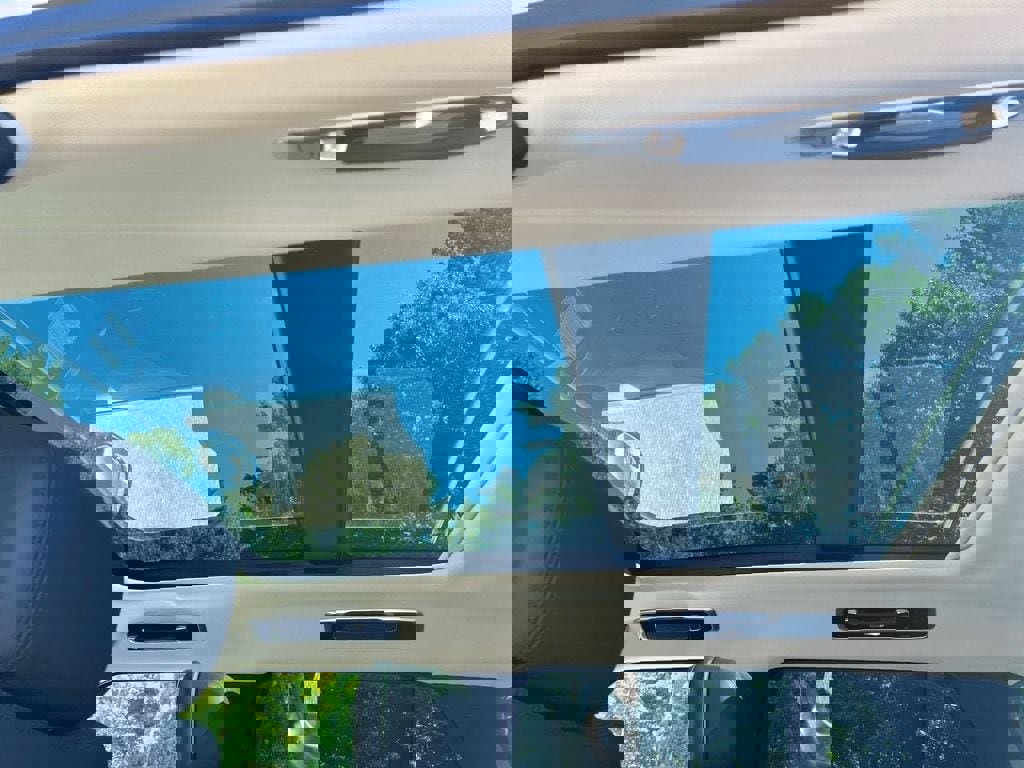 New 2025 Land Rover Range Rover SE image 32