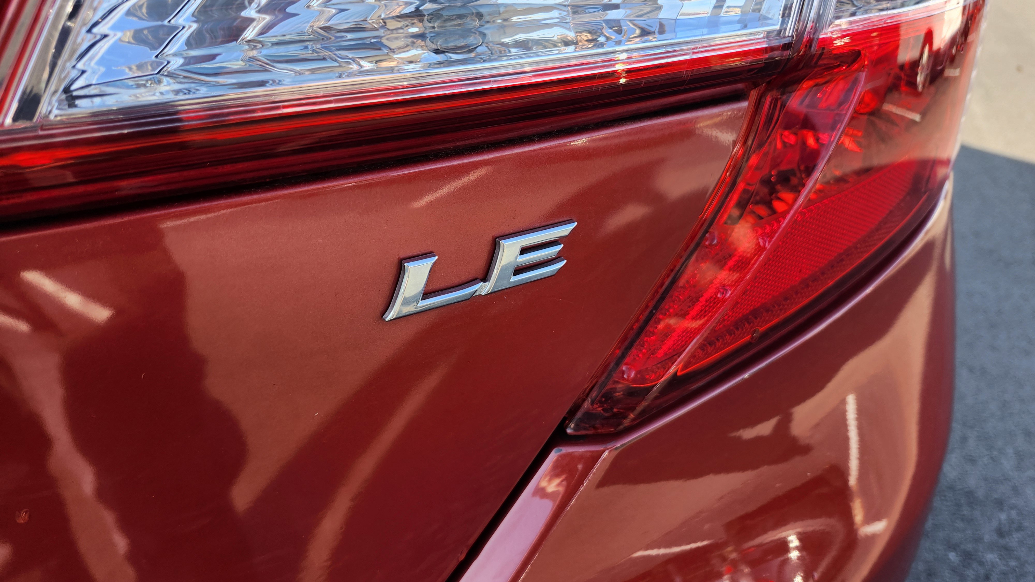 Used 2012 Toyota Camry LE image 19