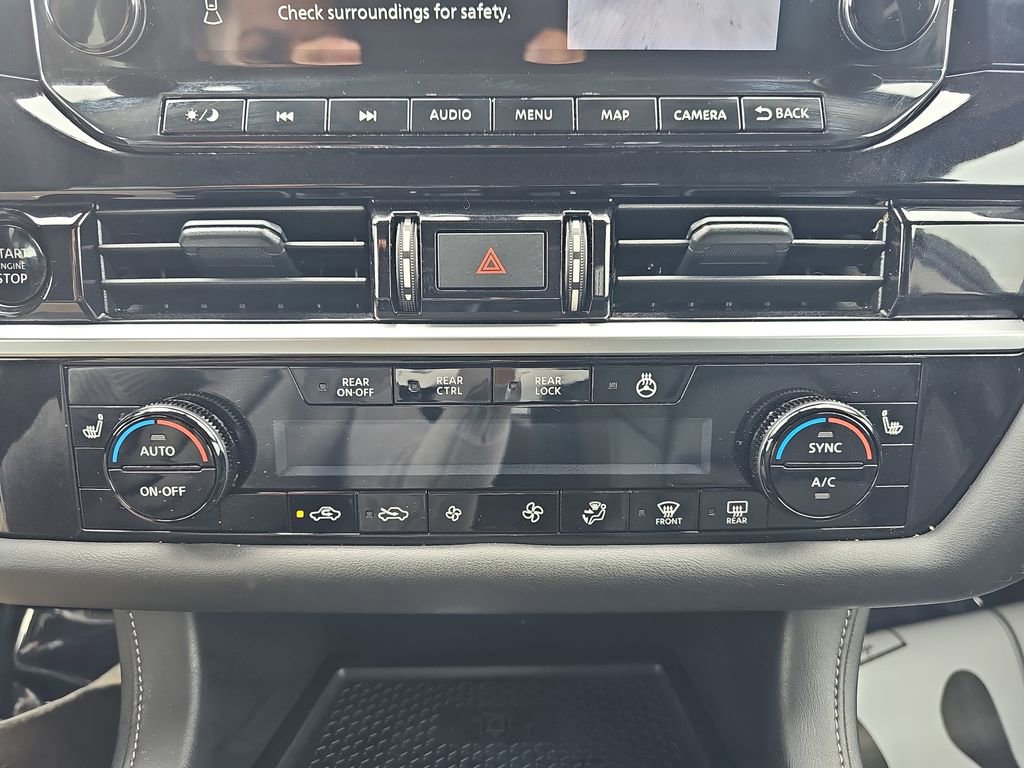 Used 2025 Nissan Pathfinder SL w/ SL Premium Package FWD image 30