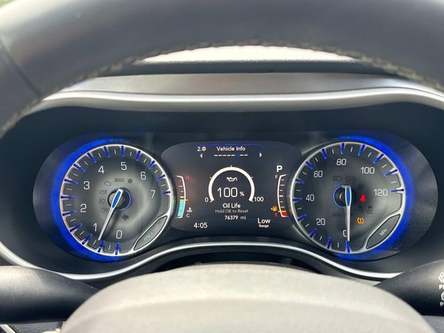 Used 2023 Chrysler Pacifica Touring-L FWD image 35