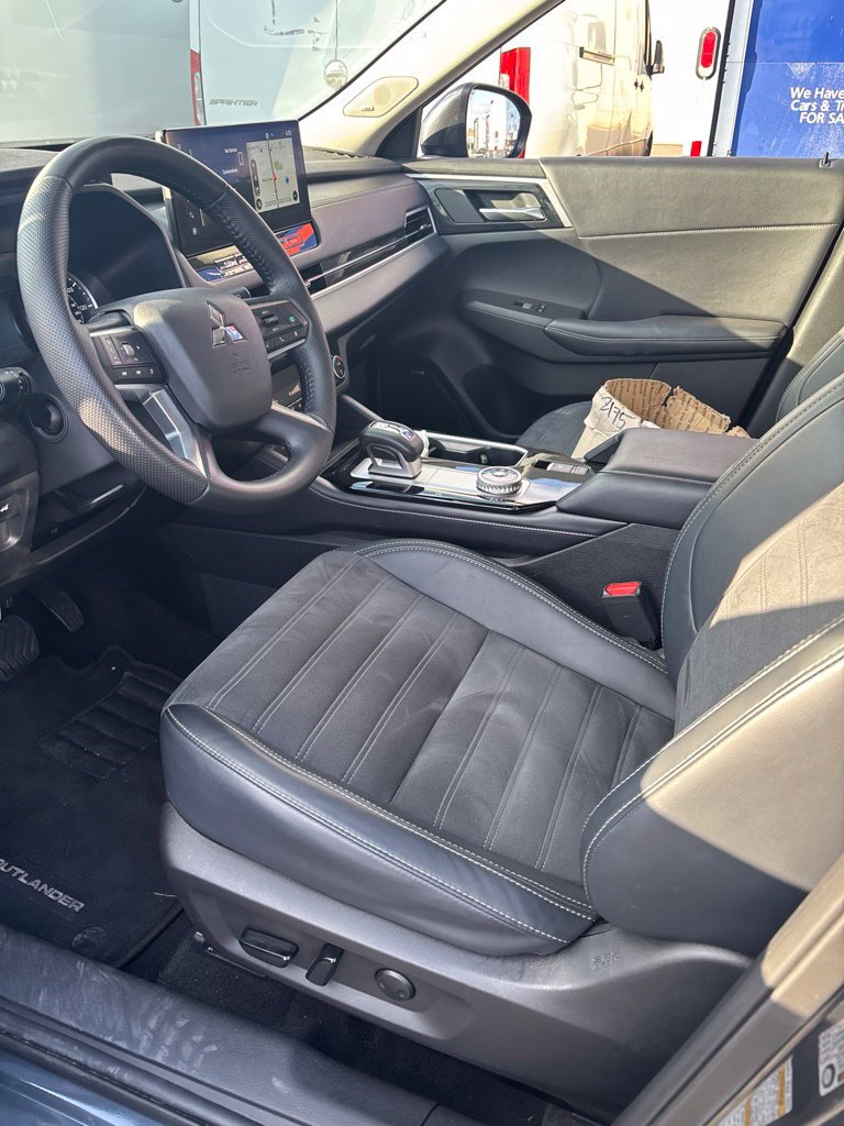 Used 2025 Mitsubishi Outlander SE AWD/4WD image 8