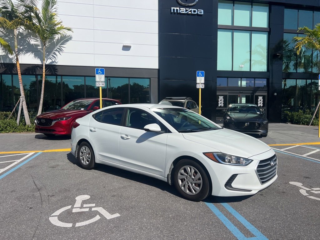 Used 2018 Hyundai Elantra SE image 7