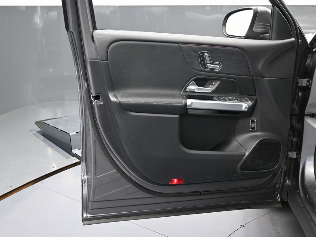 Used 2023 Mercedes-Benz EQB 250+ w/ Exclusive Package image 42