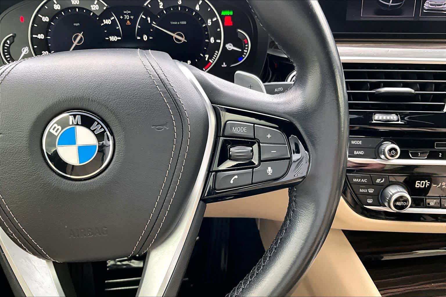 Used 2019 BMW 530i w/ Convenience Package RWD image 17