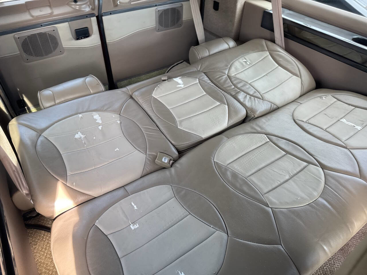 Used 2011 Ford E-150 and Econoline 150 w/ Premium Van Group image 25