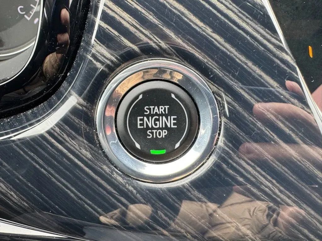 Used 2024 Cadillac XT6 Premium Luxury w/ Technology Package image 26