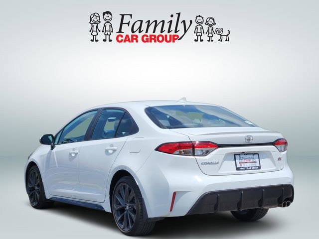 Used 2025 Toyota Corolla SE FWD image 3