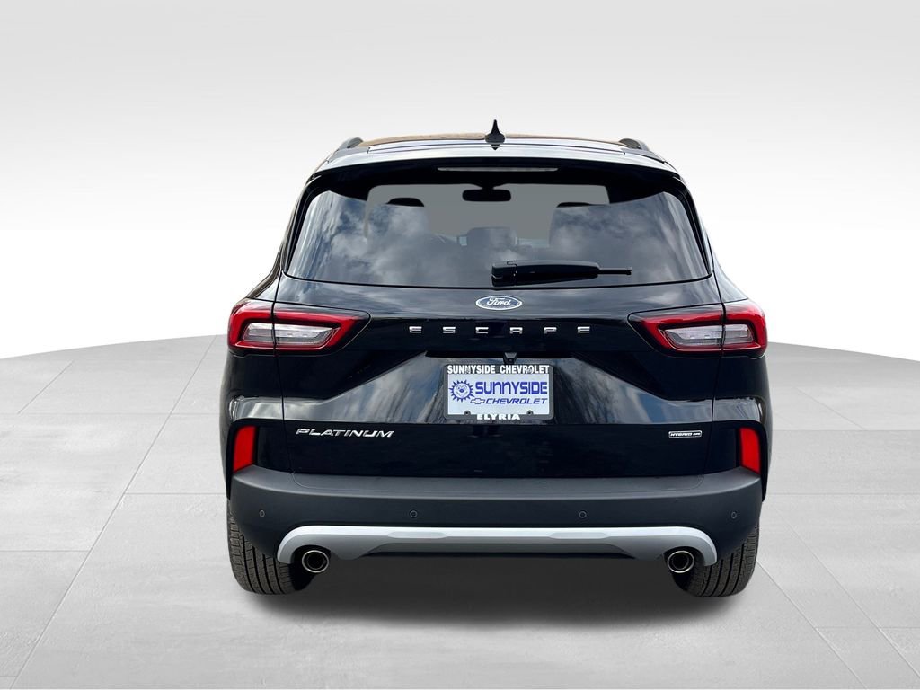 Used 2023 Ford Escape Platinum image 3