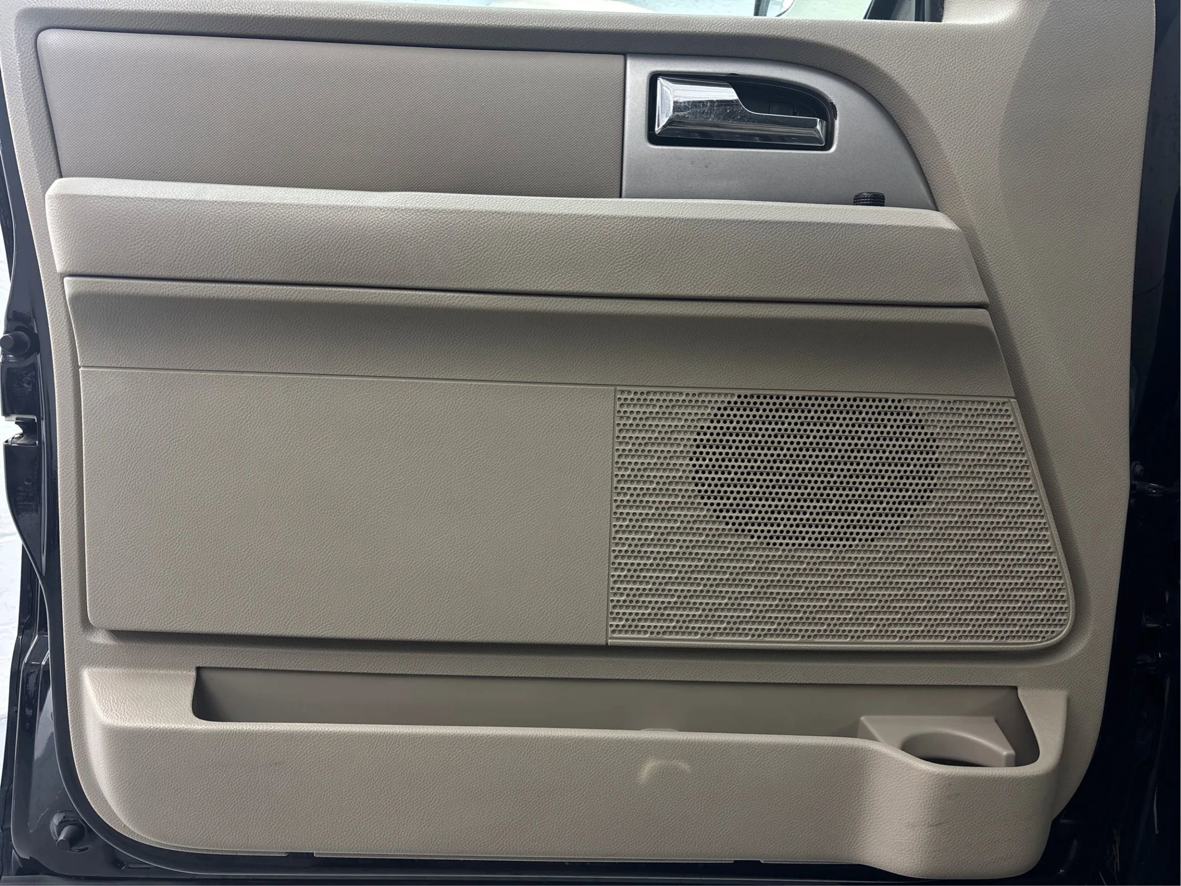 Used 2012 Ford Expedition Limited image 26