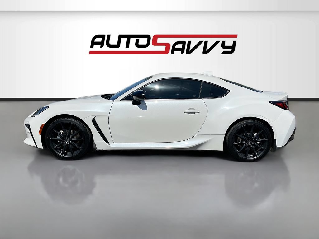 Used 2023 Toyota GR86 w/ ALL Weather Mat Package (TMS) RWD image 4