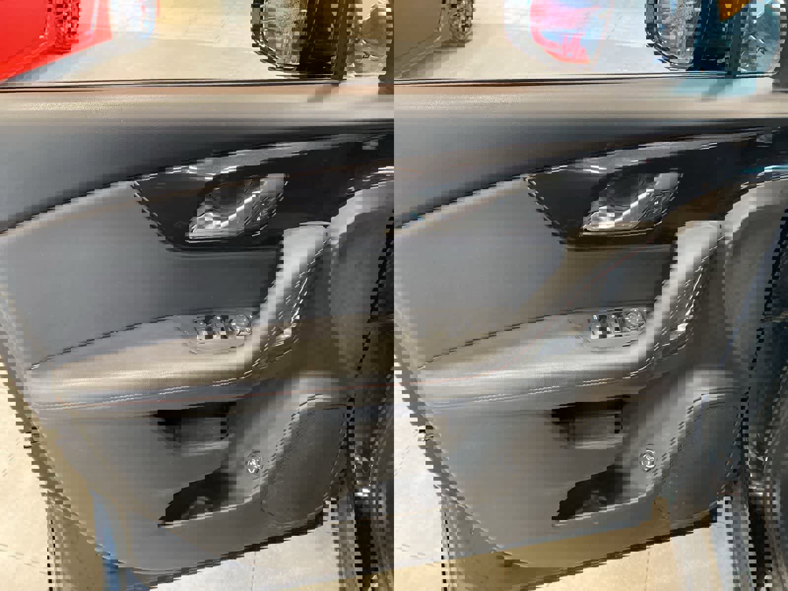 Used 2019 Chevrolet Blazer RS w/ Sun and Wheels Package image 17