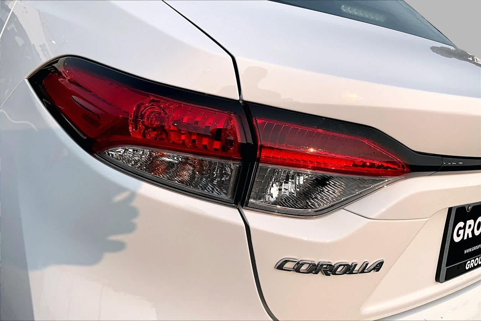 Used 2025 Toyota Corolla LE FWD image 29