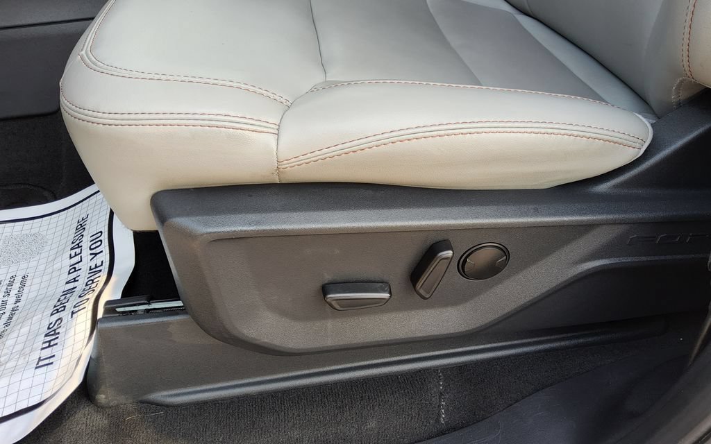 Used 2025 Ford Expedition Active AWD/4WD image 24