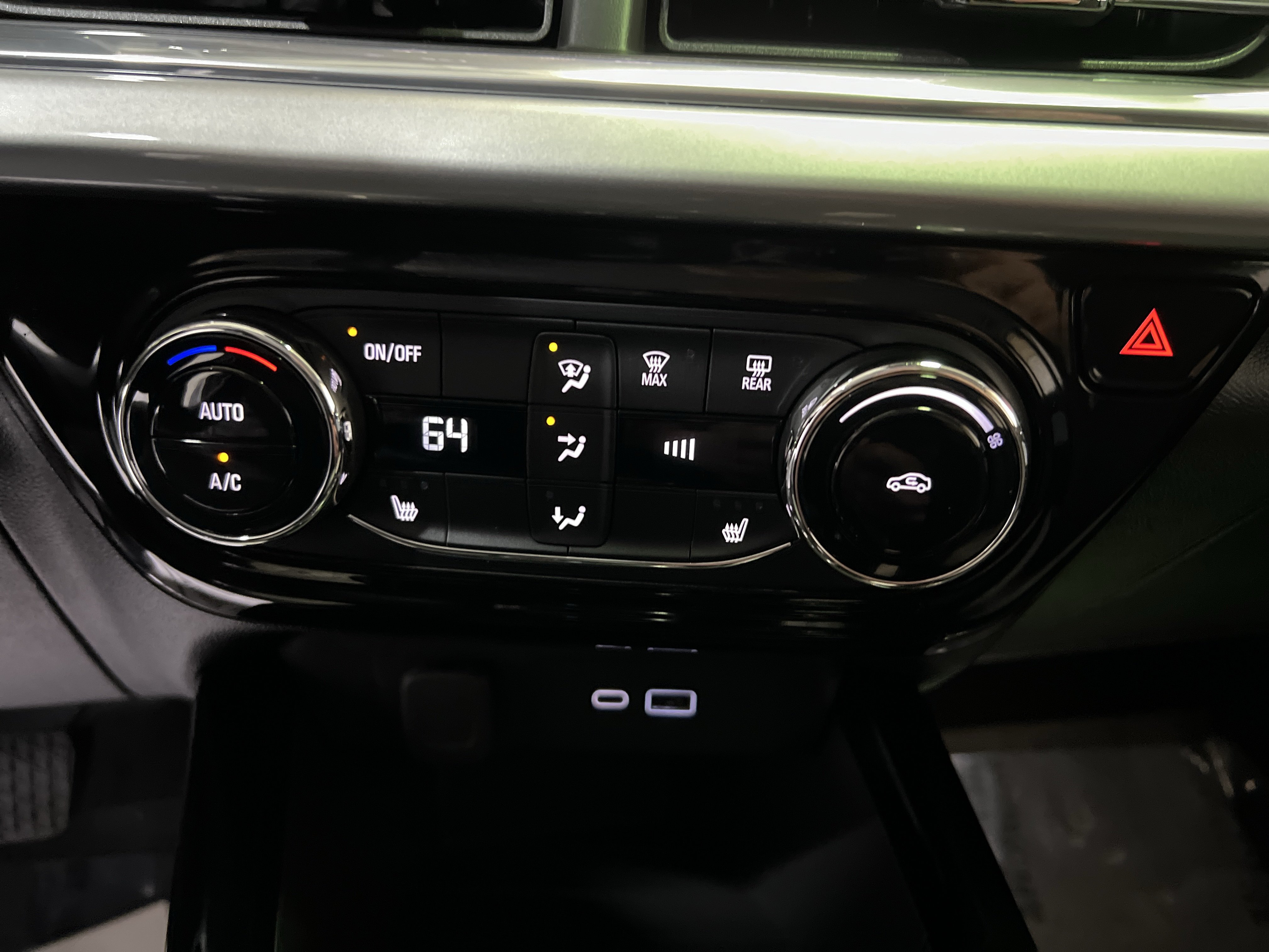 Certified 2025 Chevrolet Trax LT w/ Driver Confidence Package FWD image 20