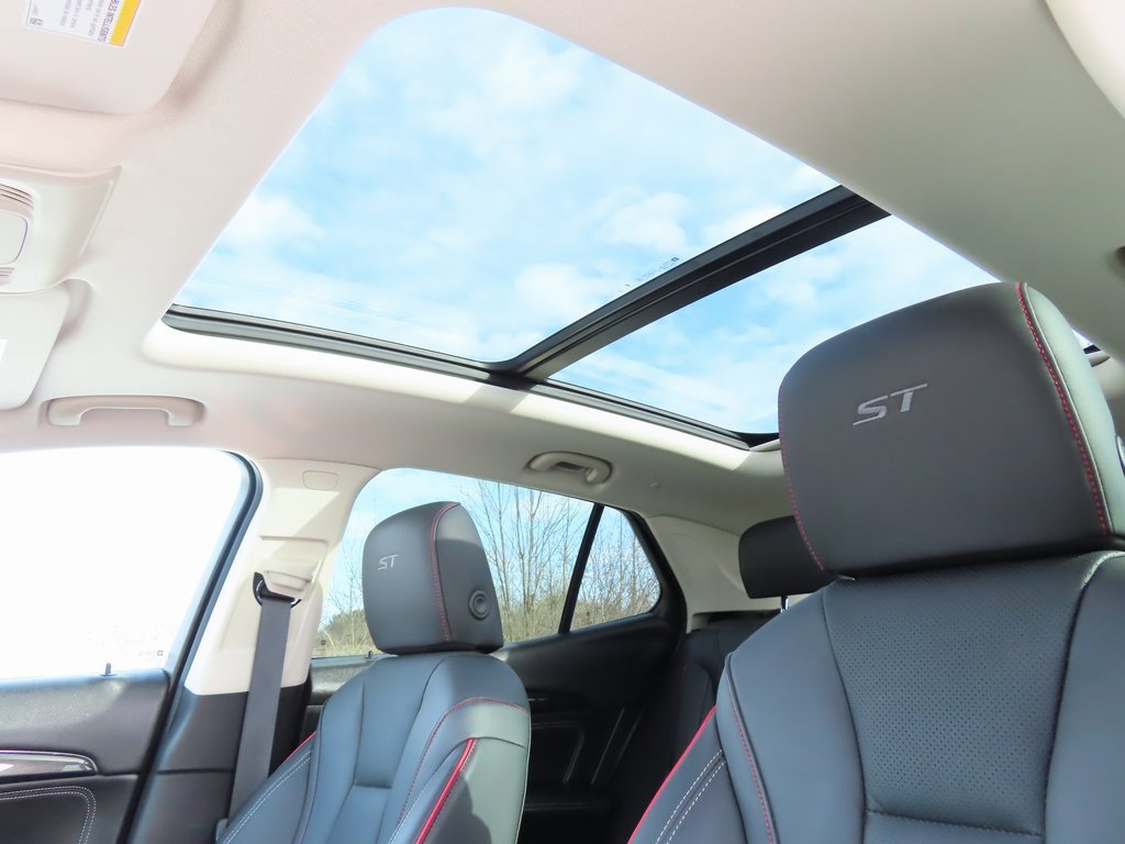 Certified 2023 Buick Envision Essence w/ Sport Touring Package image 5