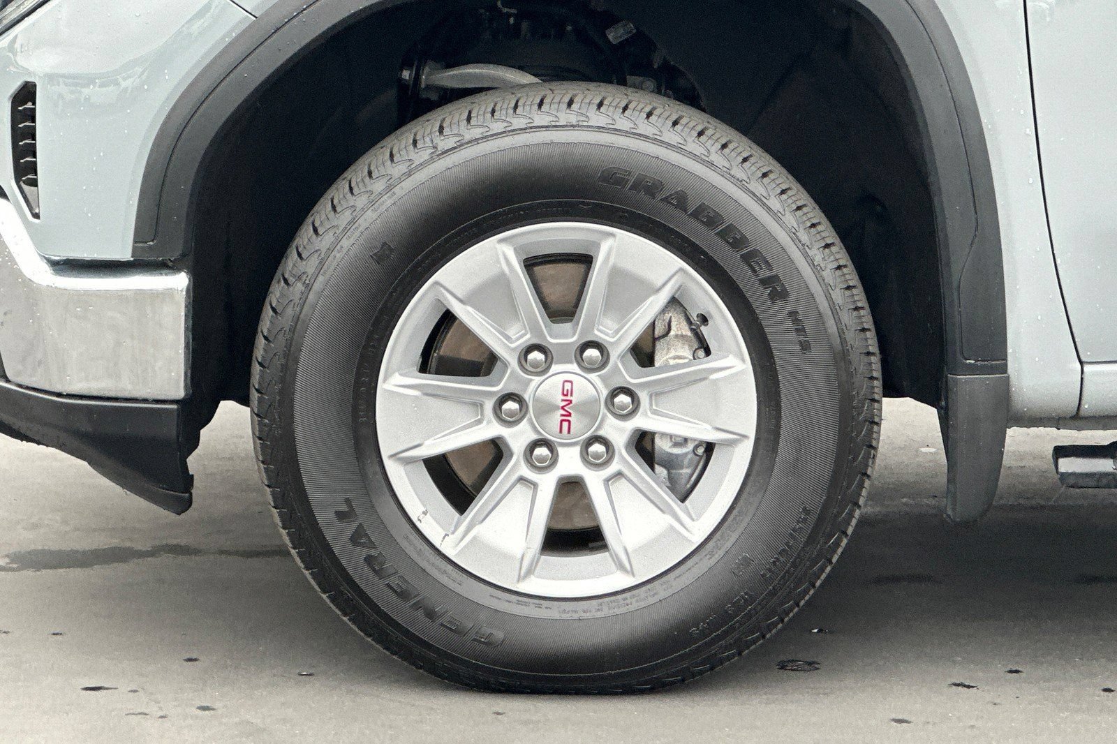 Used 2025 GMC Sierra 1500 SLE w/ Preferred Package AWD/4WD image 27