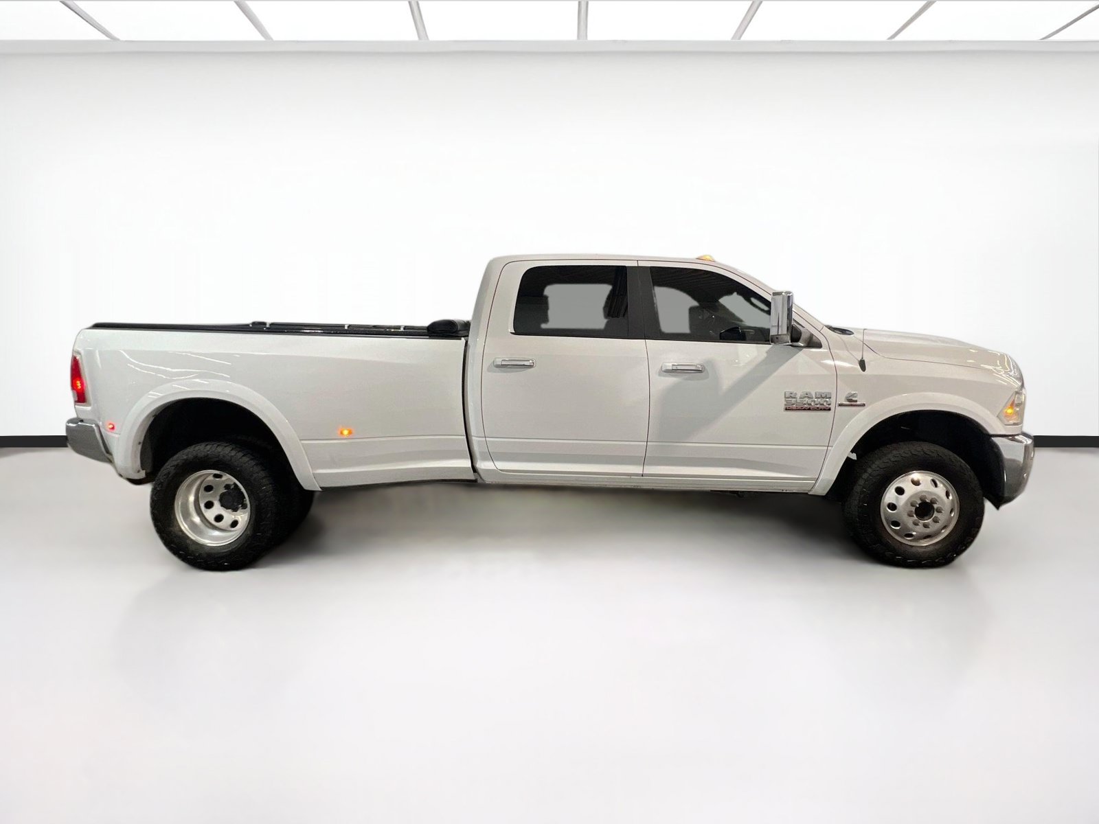 Used 2018 RAM 3500 Laramie AWD/4WD image 24