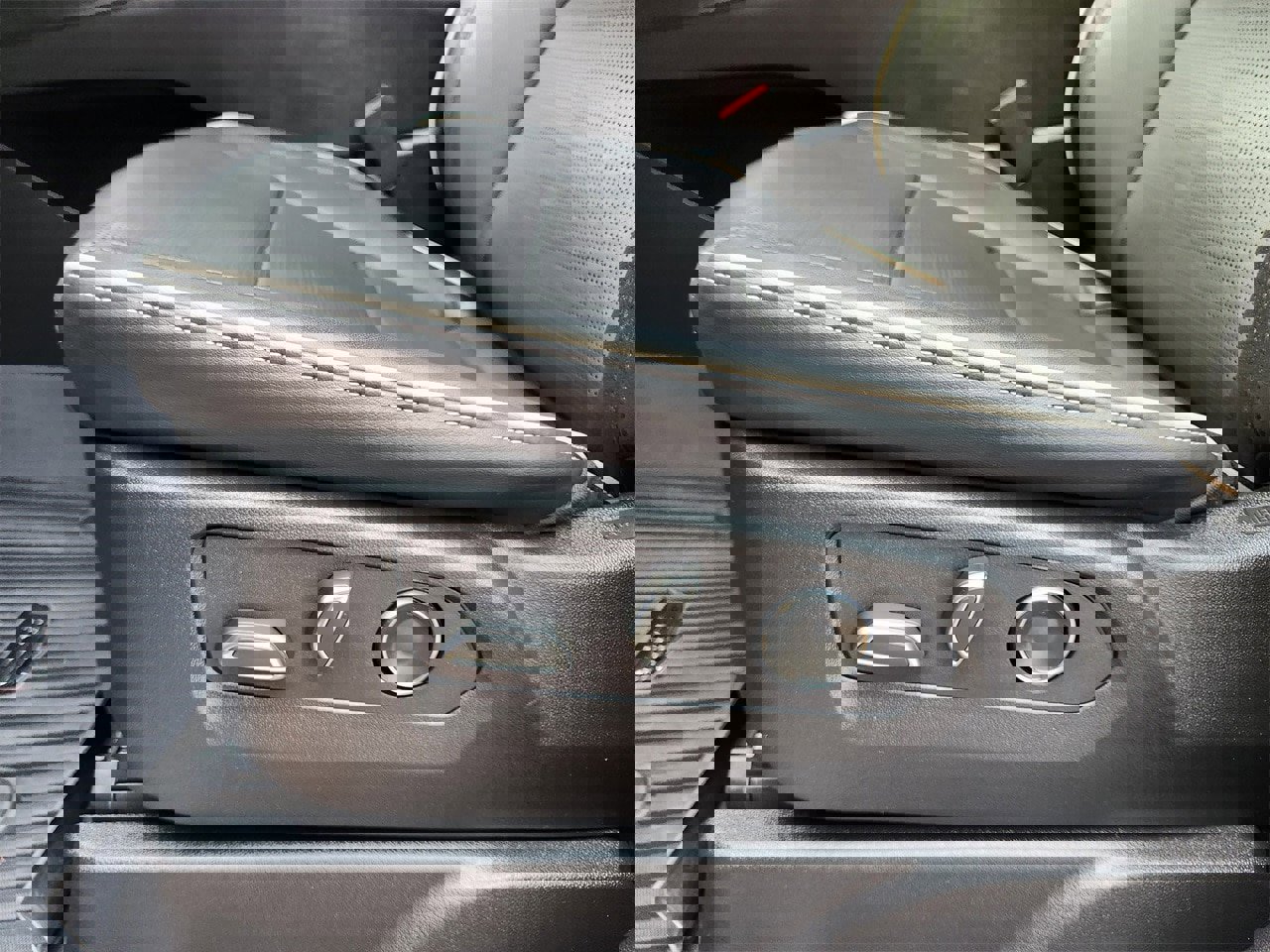 Used 2024 Cadillac Escalade Sport w/ LPO, ONYX Package image 23