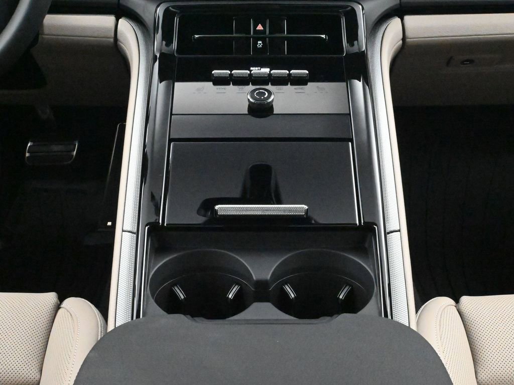 Certified 2026 Porsche Panamera image 10