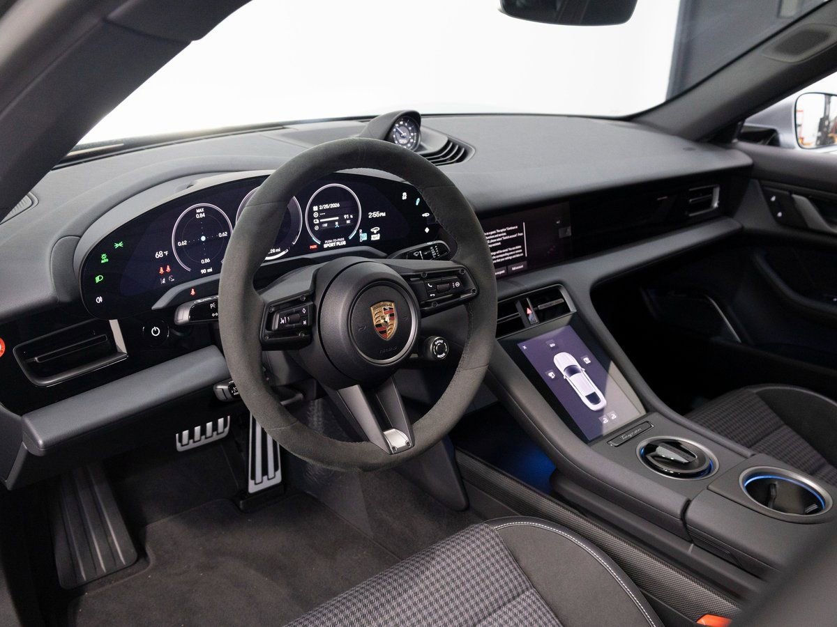 New 2025 Porsche Taycan 4S image 4