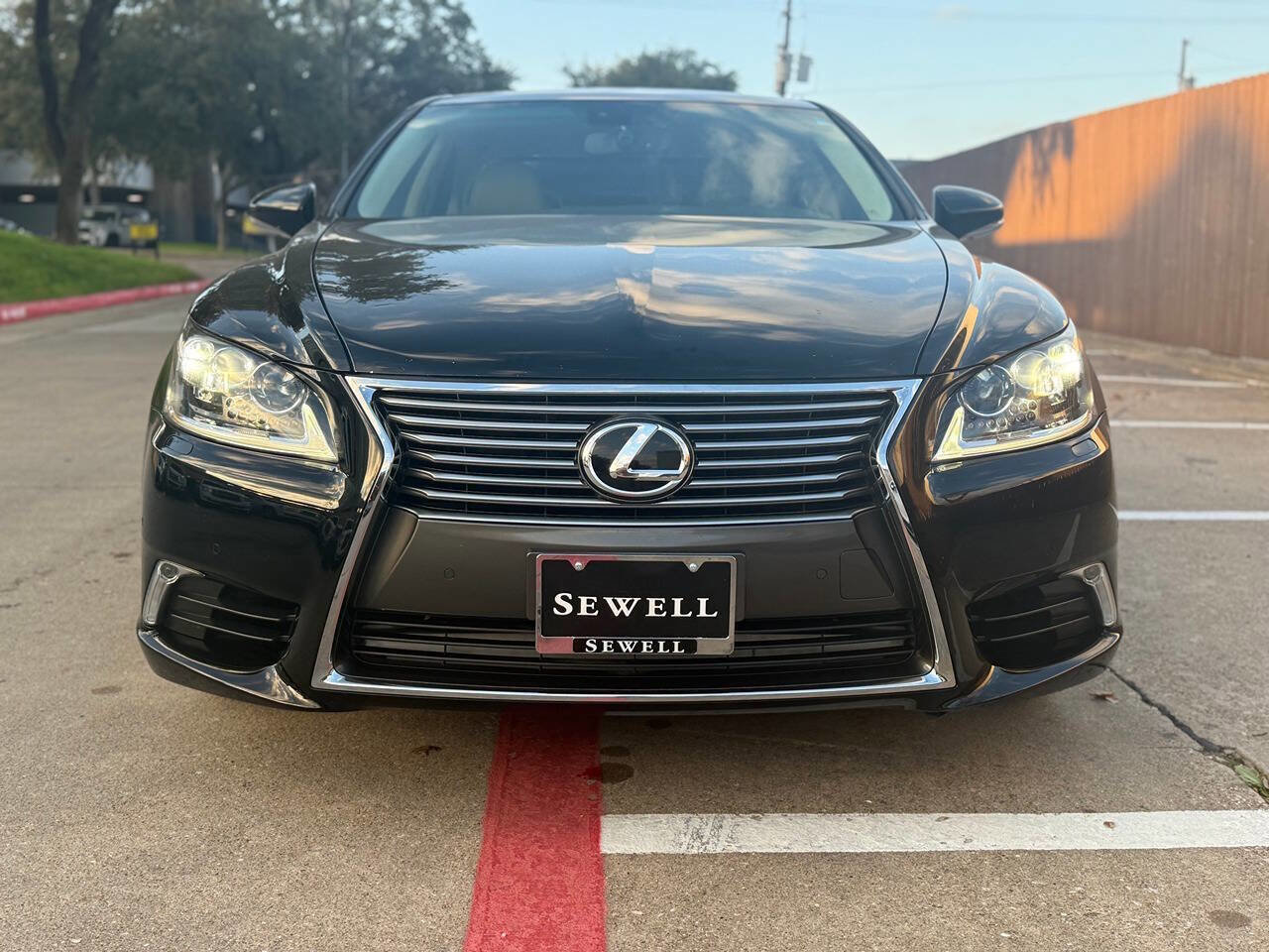 Used 2013 Lexus LS 460 w/ Comfort Pkg image 13