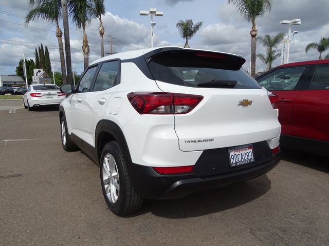 Used 2022 Chevrolet TrailBlazer LS FWD image 2