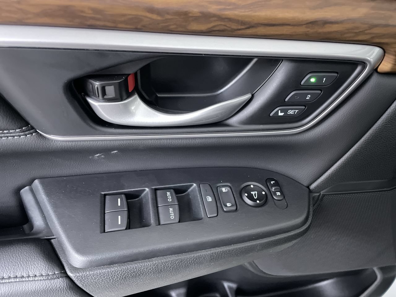 Used 2020 Honda CR-V Touring image 12