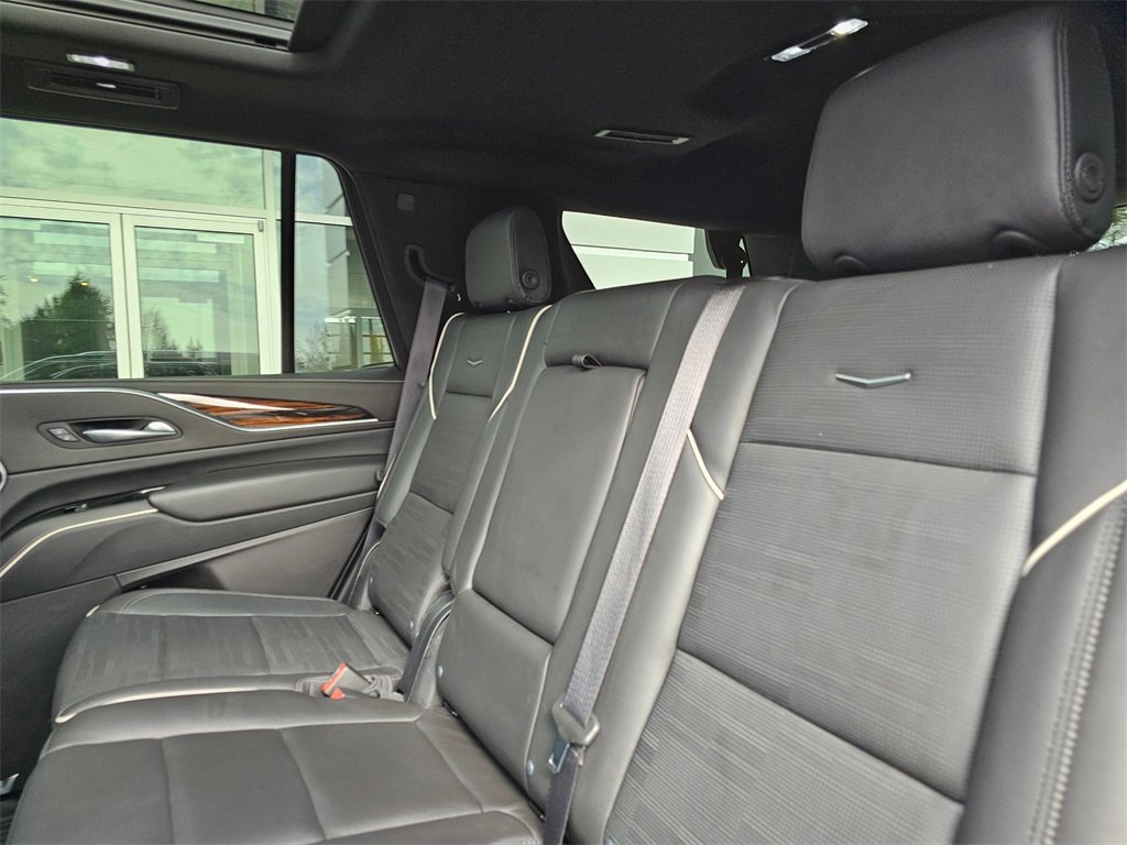 Used 2023 Cadillac Escalade Premium Luxury image 20