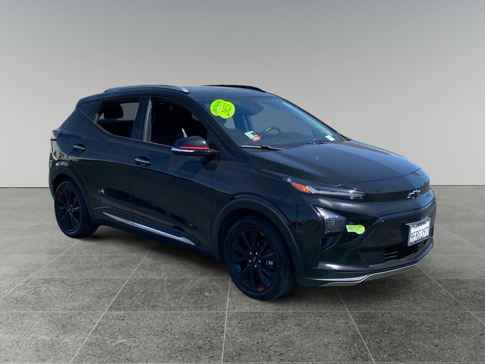 Used 2023 Chevrolet Bolt EUV Premier w/ Sun & Sound Package FWD image 7