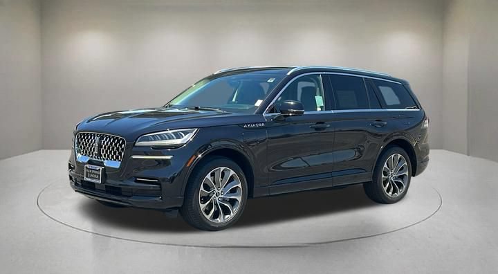 Certified 2023 Lincoln Aviator Grand Touring w/ Elements Package Plus AWD/4WD image 2