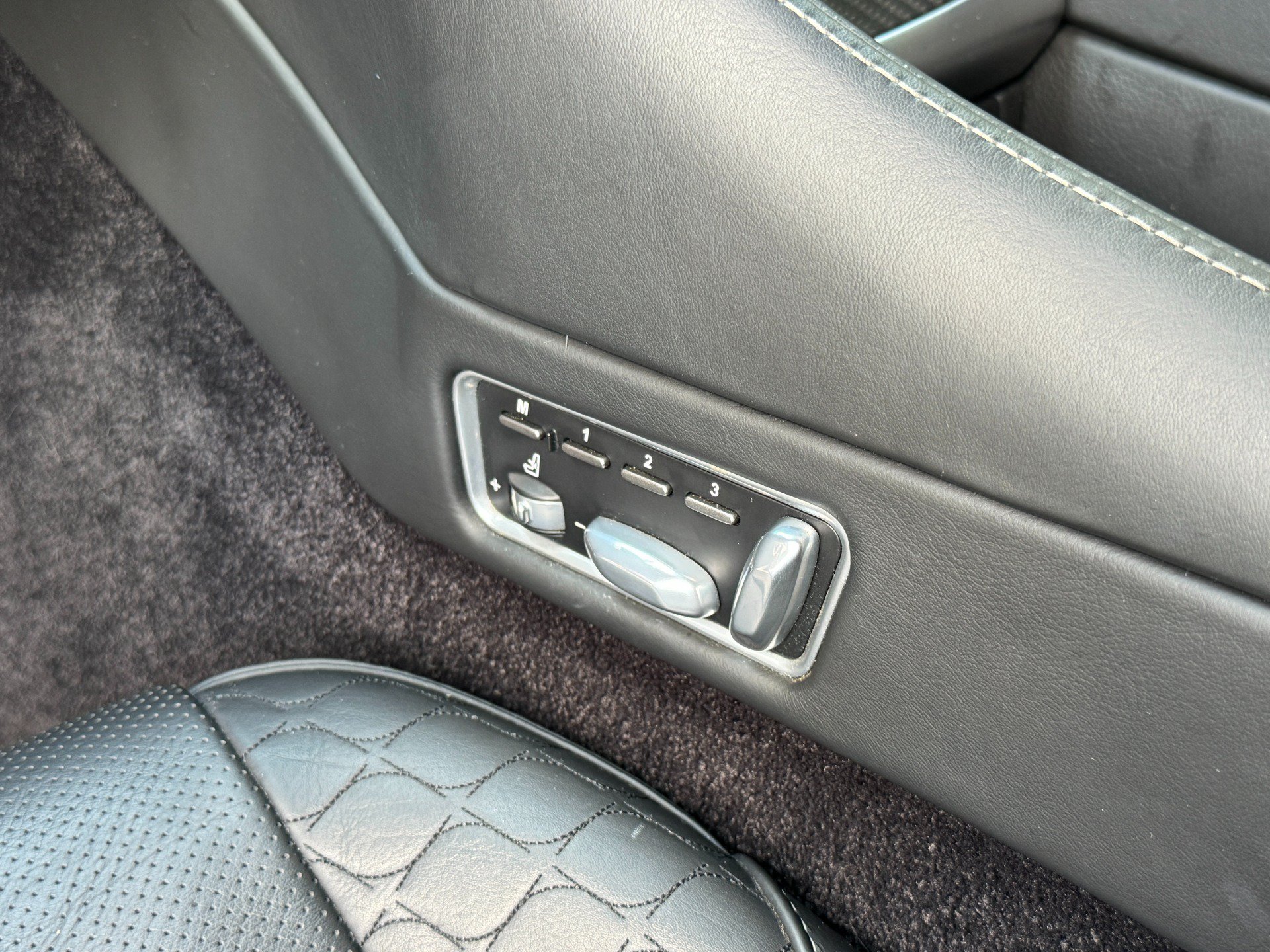 Used 2014 Aston Martin Vanquish Coupe RWD image 51