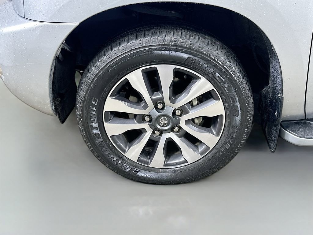 Used 2022 Toyota Sequoia Limited image 8