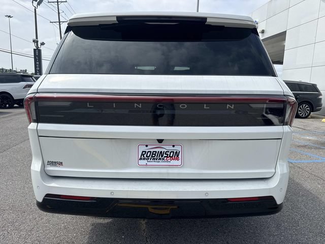 New 2026 Lincoln Navigator L Reserve AWD/4WD image 4