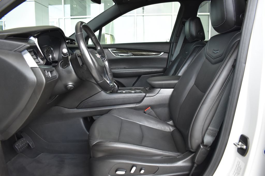 Used 2020 Cadillac XT6 Premium Luxury FWD image 4