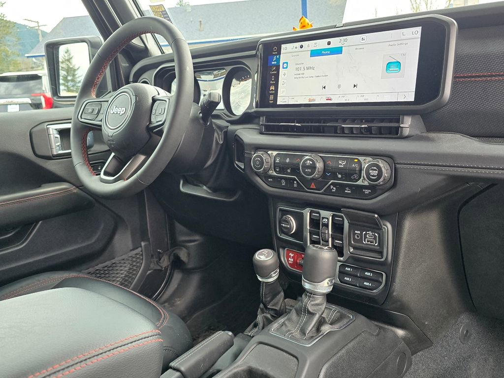 Used 2024 Jeep Wrangler Unlimited Rubicon w/ XTREMEE 35" Tire Package image 11