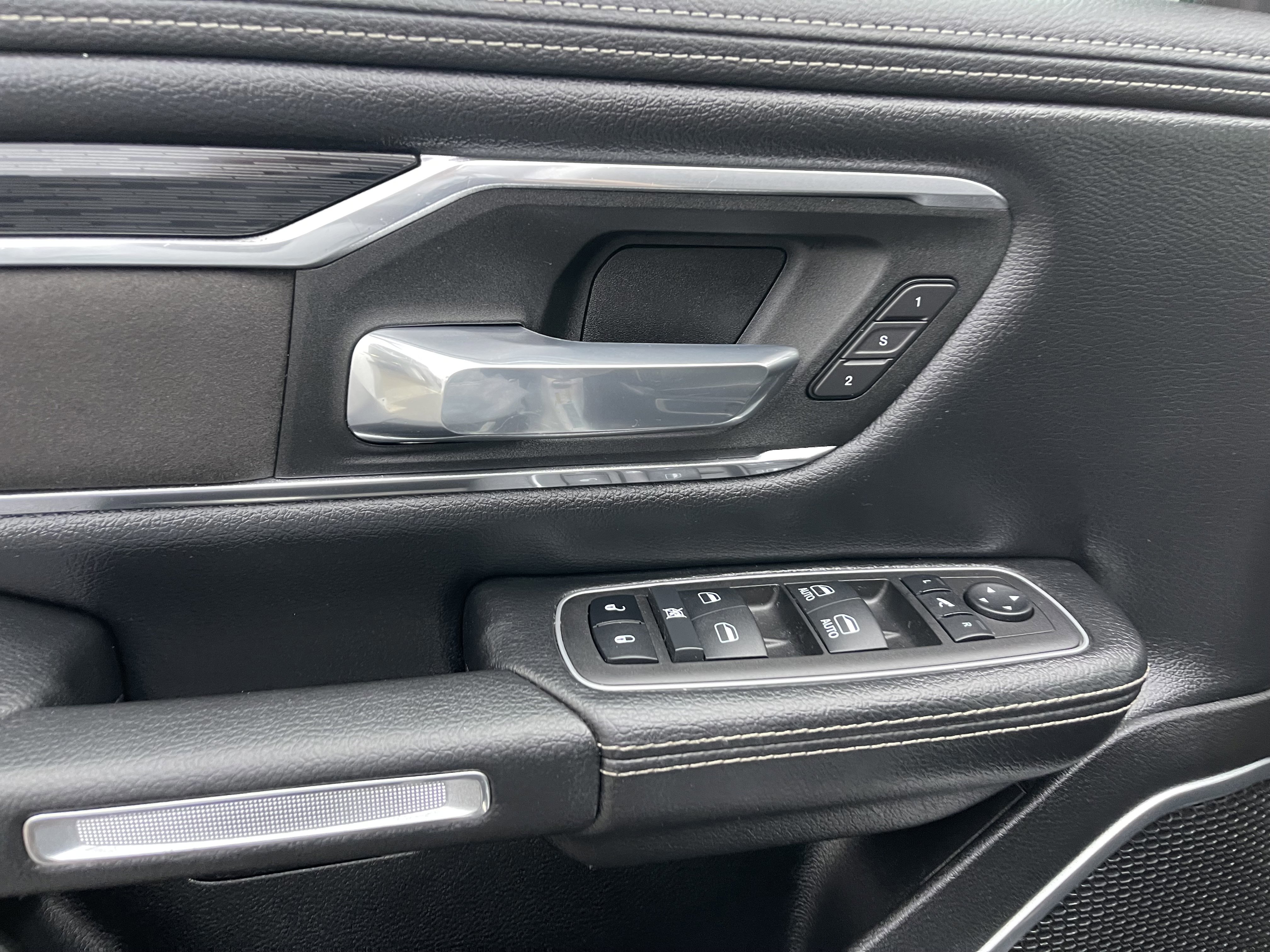 Used 2023 RAM 1500 Laramie image 16