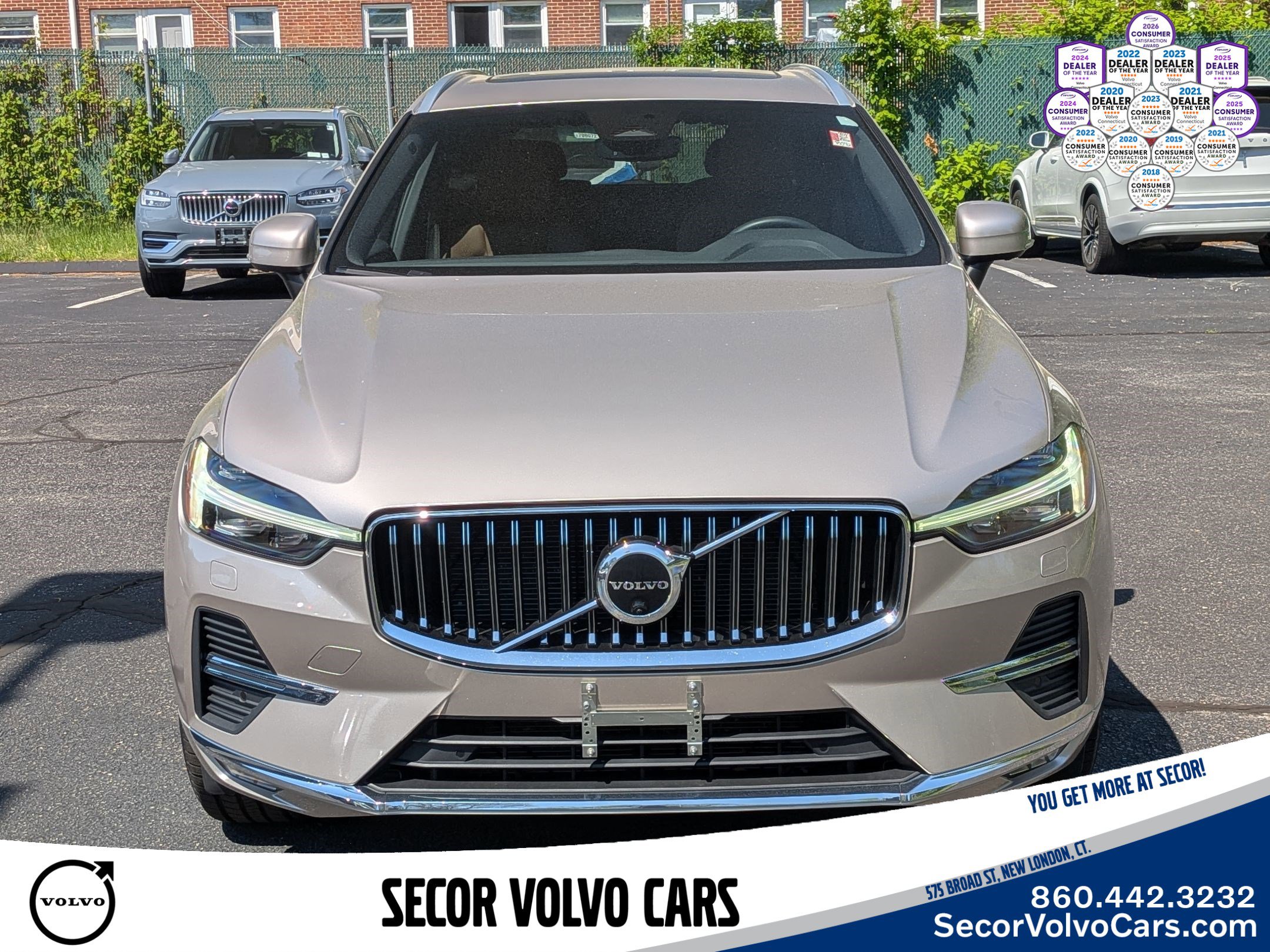 Certified 2023 Volvo XC60 B5 Plus w/ Climate Package AWD/4WD image 2