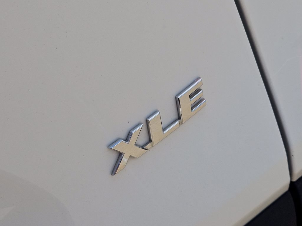 Used 2024 Toyota RAV4 XLE FWD image 15
