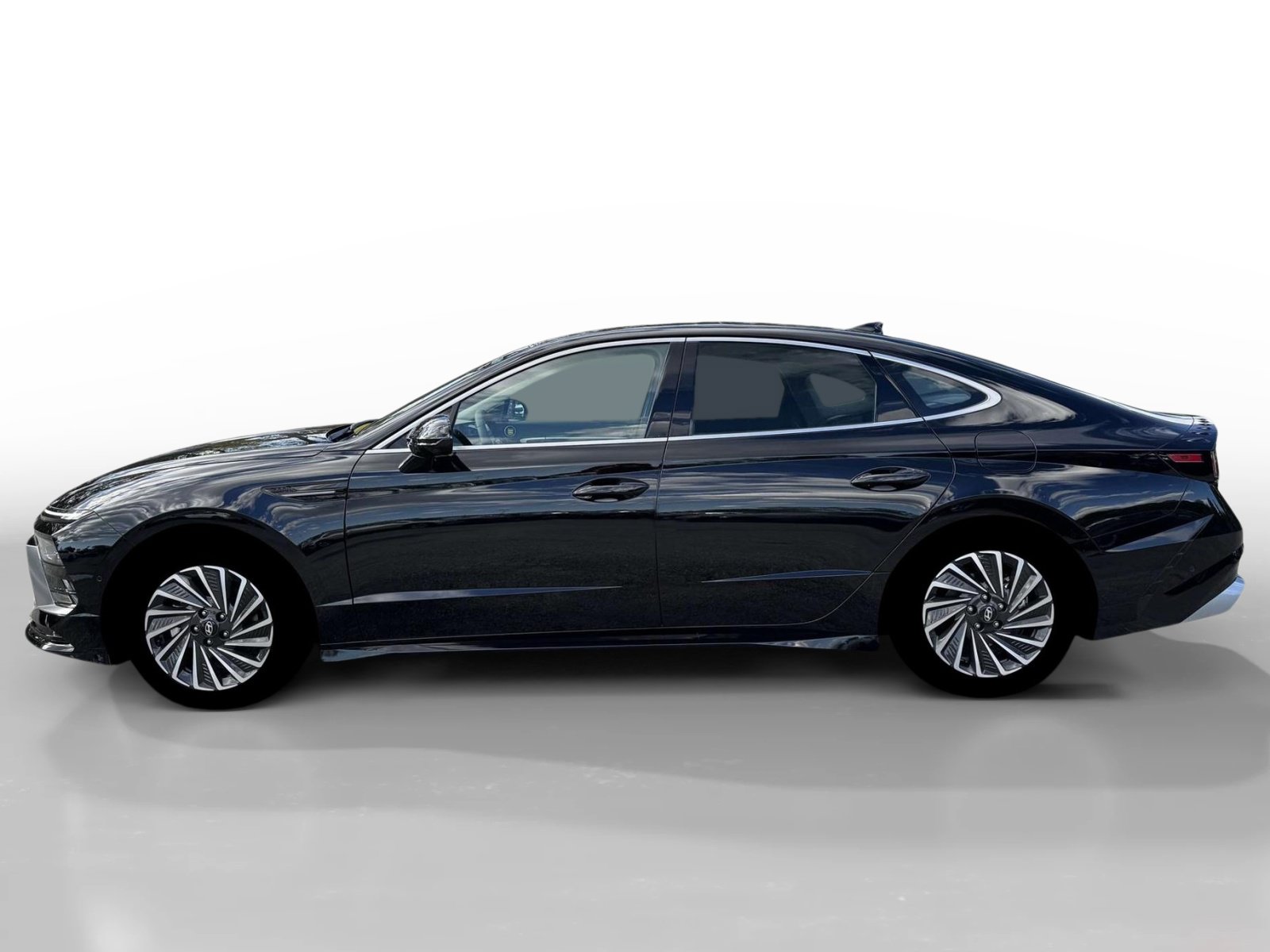 New 2026 Hyundai Sonata Limited FWD image 3