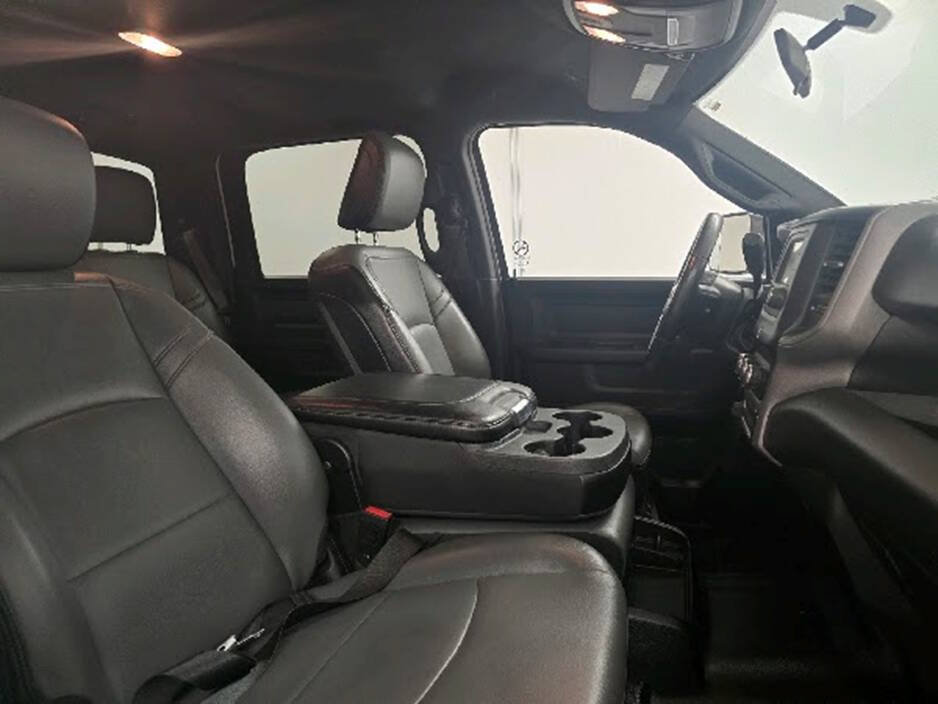 Used 2022 RAM 2500 Tradesman w/ Chrome Appearance Group AWD/4WD image 18
