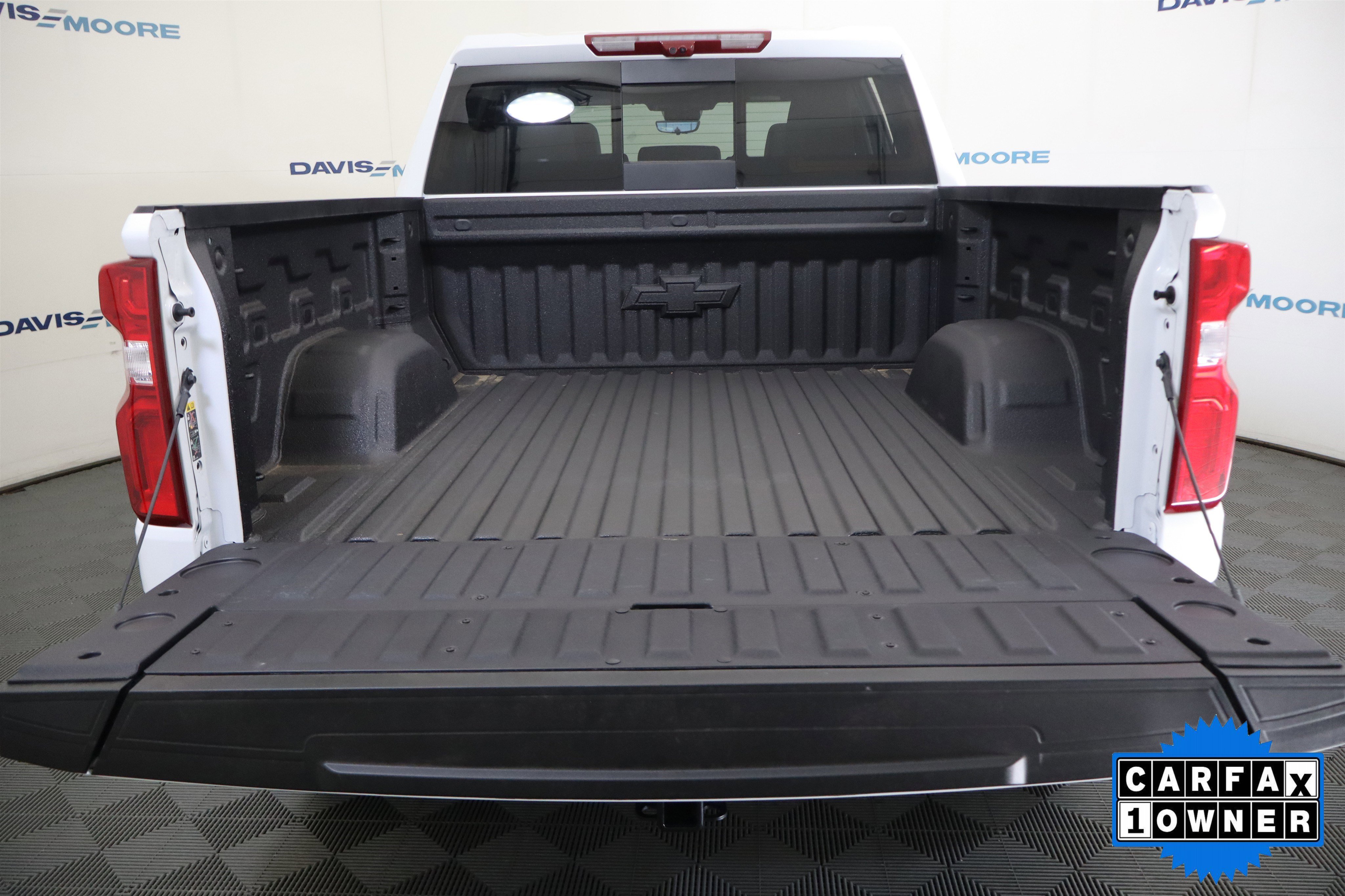 Used 2026 Chevrolet Silverado 1500 ZR2 w/ Dark Appearance Package AWD/4WD image 9