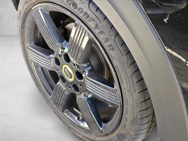 Used 2024 MINI Cooper SE w/ Signature Upholstery Package image 6