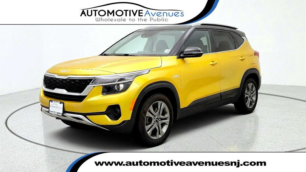 Used 2023 Kia Seltos S w/ Navigation Package