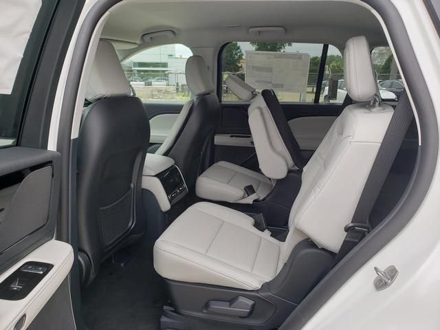 New 2026 Lincoln Aviator AWD image 14