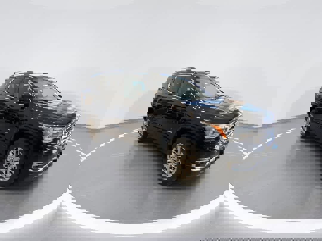 Used 2018 GMC Acadia SLT image 2