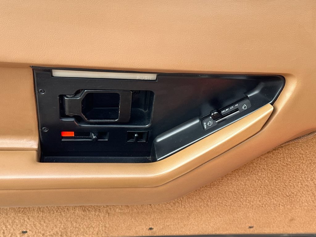 Used 1989 Chevrolet Corvette Convertible RWD image 15