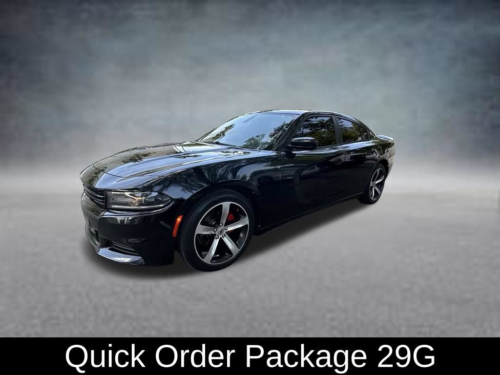 Used 2017 Dodge Charger SE RWD image 3