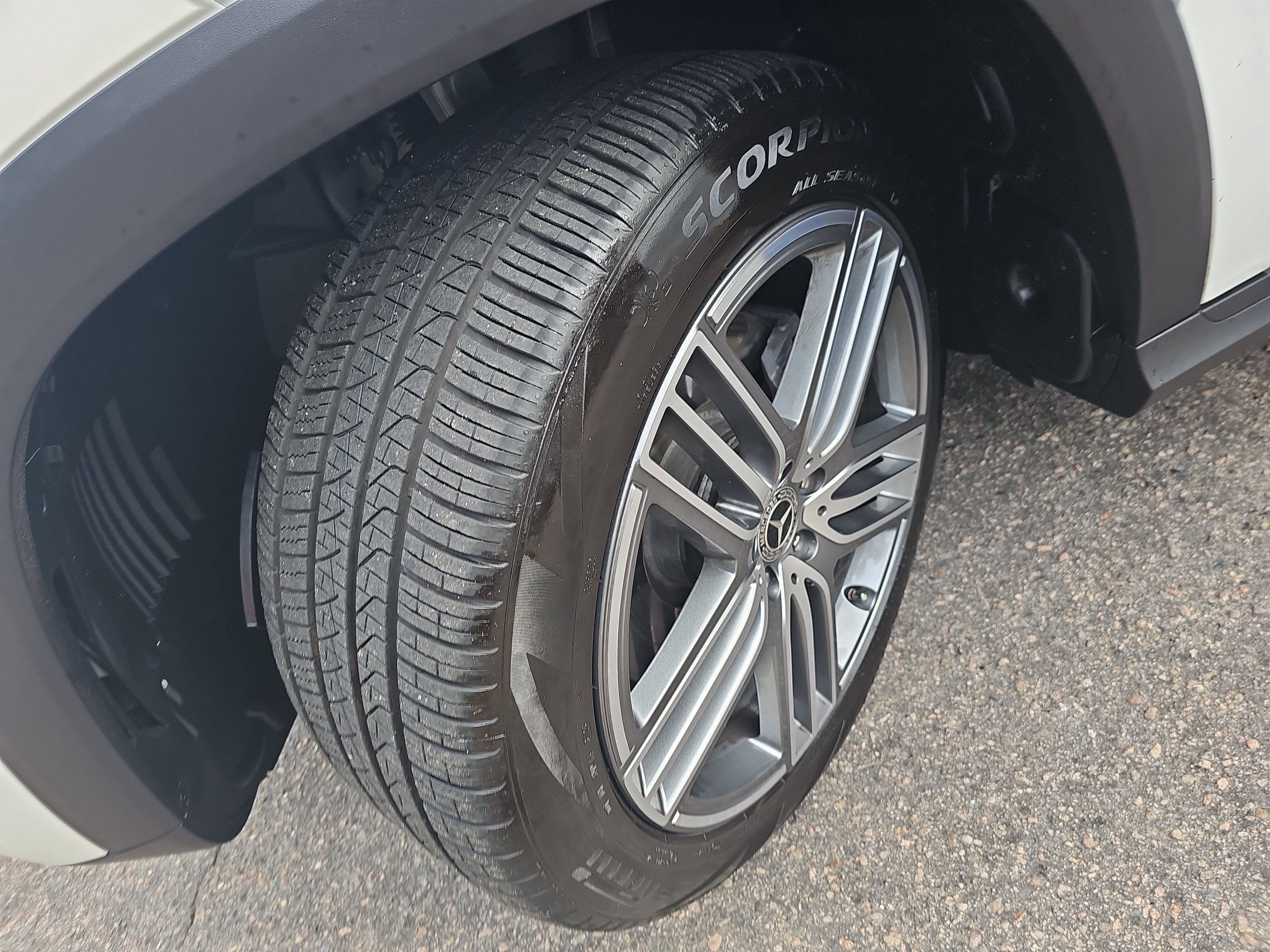 Used 2026 Mercedes-Benz GLS 450 4MATIC image 36